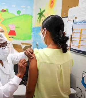 Jovens de 18 anos são vacinados em São Miguel dos Milagres