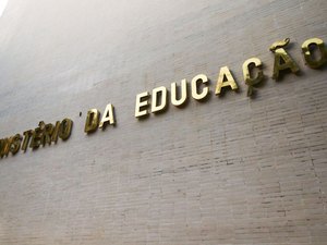 MEC quer facilitar regulamentação de empresas de ensino superior