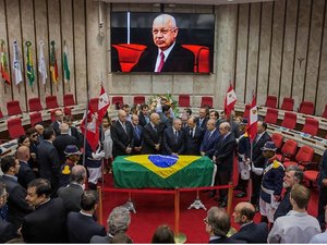 Cármen Lúcia autoriza auxiliares de Teori a retomar caso da Odebrecht