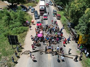 BR-101 é liberada após novo protesto de indígenas Wassu Cocal em Joaquim Gomes