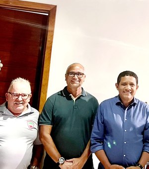 Prefeito recebe diretoria tricolor e reafirma apoio ao clube