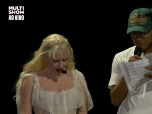 Quem é o menino que leu a carta com Lady Gaga no show?
