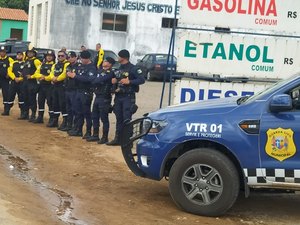 SMTT e Guarda Civil Municipal realiza blitz no Bairro Palmeira de Fora na manhã desta quinta (19)