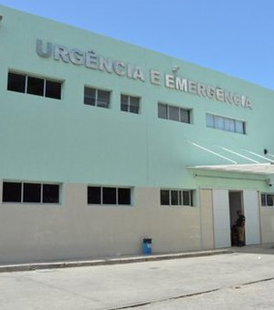Criança de 10 anos cai de caminhão e é levada para hospital em Maceió
