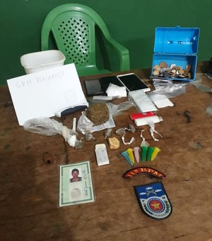 Casal é preso com maconha, crack e cocaína dentro de residência, em Piaçabuçu
