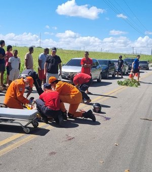 ﻿Motociclista morre após colisão contra carro na AL-401, em Coqueiro Seco