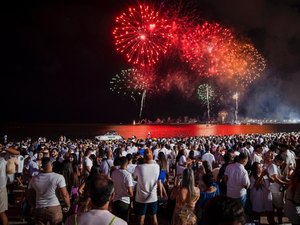 Confira como foram as celebrações da virada de ano no Benedito Bentes e na orla