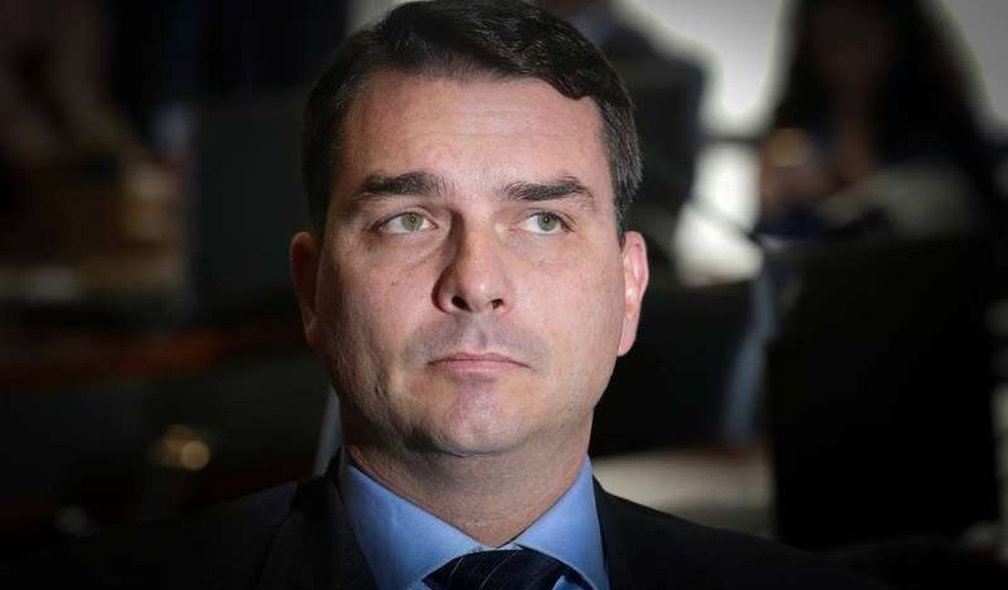 Intercept: Moro protegeu Flávio Bolsonaro para não perder cargo