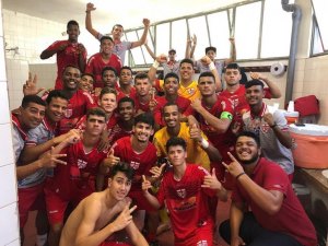 CRB avança na Copinha e briga pela liderança do grupo