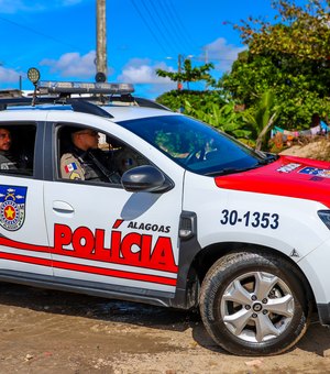 Homens são presos durante ações da Polícia Militar em Maceió