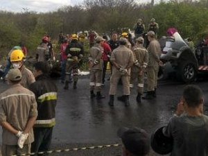 Acidente grave deixa oito mortos na BR-232, no Agreste