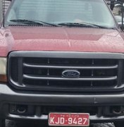 Caminhão roubado no litoral norte é recuperado pela polícia, em Maceió