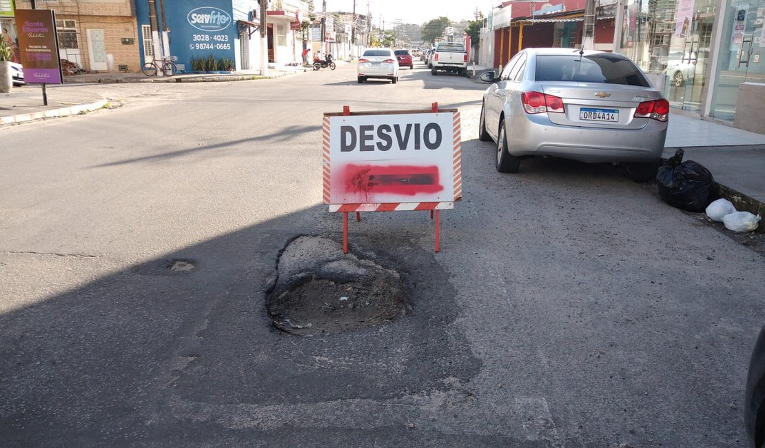 Buracos causam transtornos no trânsito da Avenida Capitão Marinho Falcão
