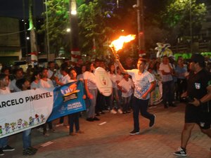 Desfile pelas ruas da cidade de Palmeira marca abertura dos Jogos Escolares Municipais