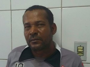 Após discussão, homem tenta matar irmão com golpe de enxada