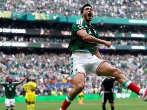 Em jogo com três expulsões, México bate a África do Sul na abertura da Copa do Mundo