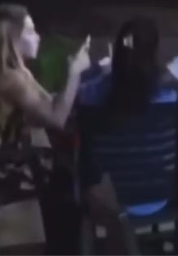 Virginia e Zé Felipe são flagrados com os filhos em lanchonete de Goiânia