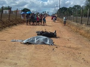 Motociclista colide contra dois veículos e morre na zona rural