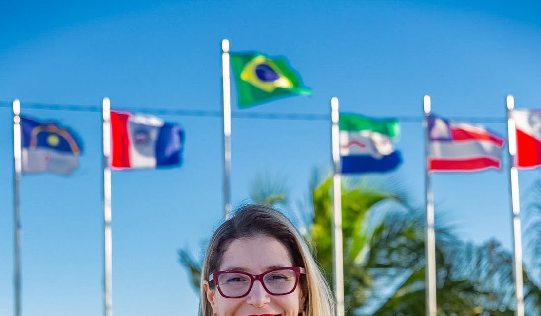 “Todo comprador de voto é ladrão”, afirma Júlia Nunes ao defender fim da compra de votos
