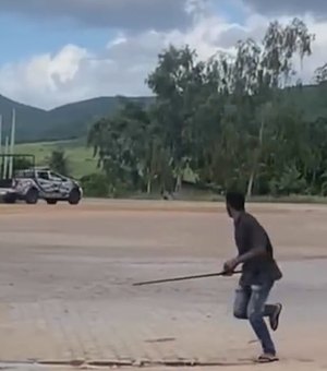 Homem é preso após perseguição policial e troca de tiros na BR-316, em Estrela de Alagoas