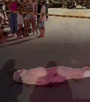 Adolescente de 15 anos é morto com tiros na cabeça no meio da rua no Jacintinho