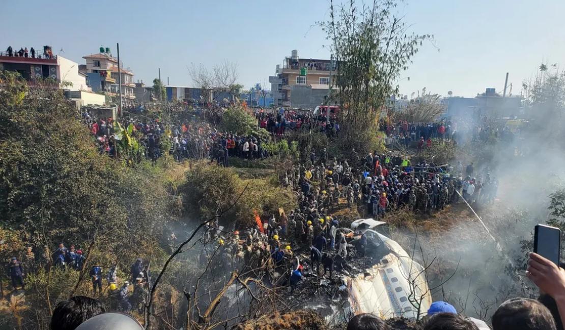 Queda de avião deixa ao menos 68 mortos no Nepal