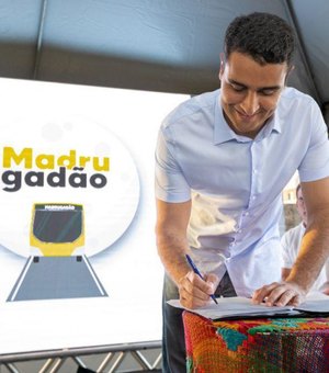 JHC lança programa Madrugadão e entrega novos ônibus para o transporte público