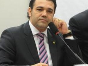 Inquérito que investigava acusação de estupro contra Feliciano é arquivado