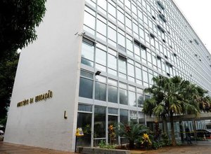 Ministro da Educação troca secretária de Educação Básica do MEC