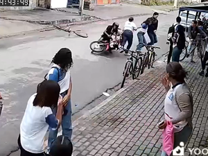 Idoso de bicicleta fica ferido após ser atingido por motocicleta em Rio Largo