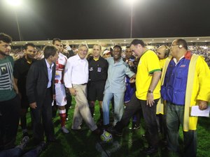 Téo Vilela vetou a troca do nome do Trapichão e afirmou que homenagem a Marta não poderia ser uma descortesia a Pelé