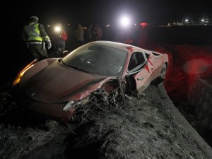 Vidal bate com Ferrari e fica detido à noite na polícia no Chile