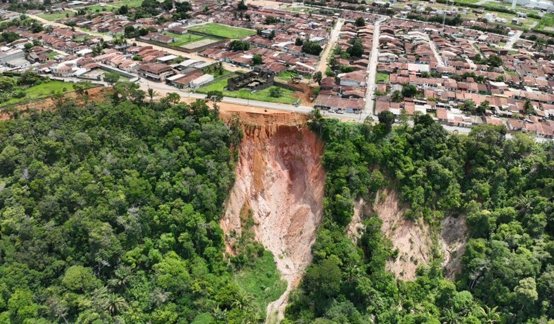 Voçoroca em Rio Largo representa risco à população e à infraestrutura urbana, aponta Defesa Civil