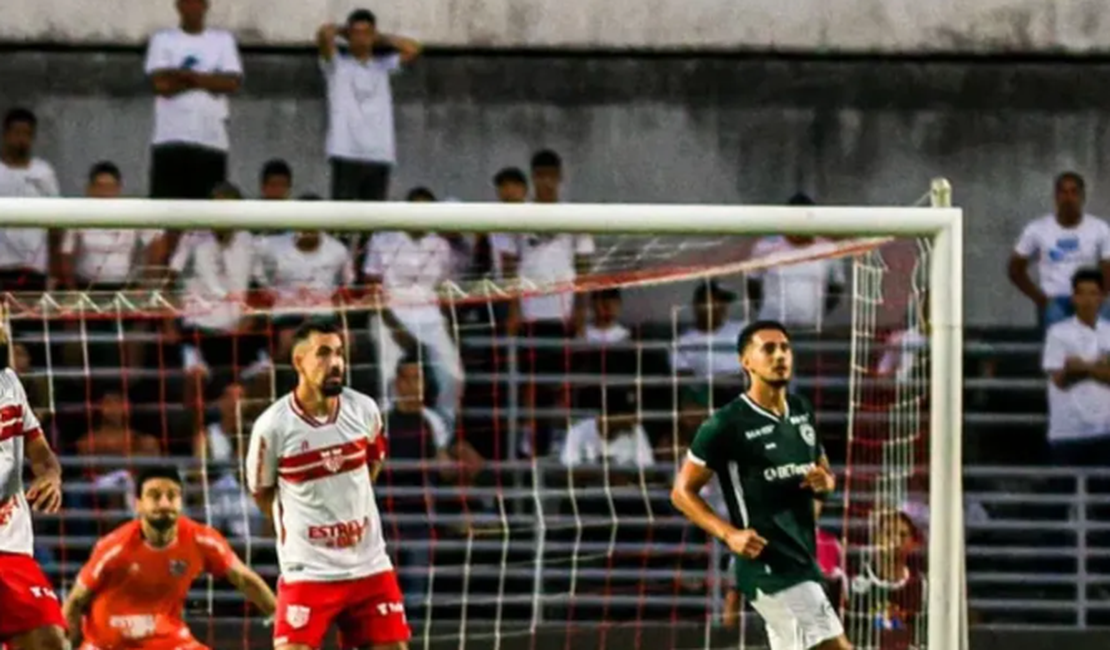 Gol sofrido nos acréscimos diante do Goiás complica situação do Galo da Série B