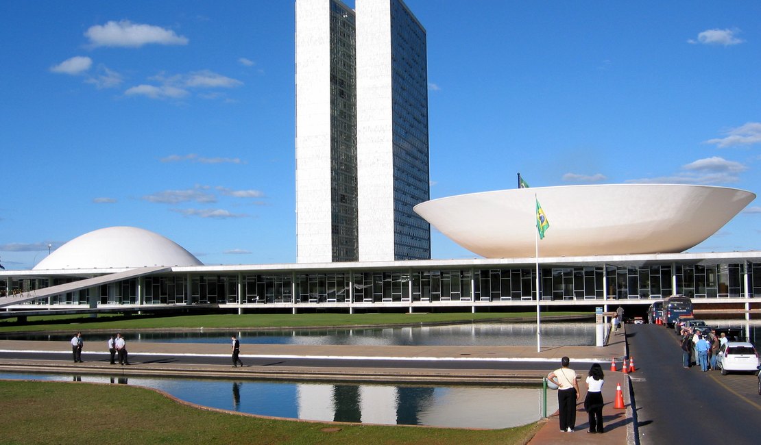 101 candidatos vão disputar as nove vagas na Câmara Federal por AL; Veja nomes