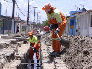 Comunidade do Rio Novo recebe serviço de desobstrução de galerias