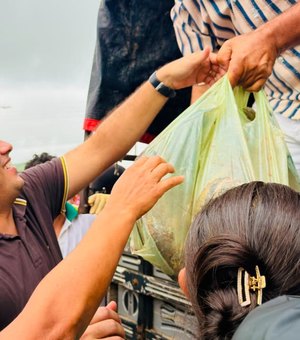 Prefeito Bebeto Barros comparece à tradicional entrega do peixe em Girau do Ponciano