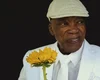Milton Nascimento tem alta e deixa hospital depois de cinco dias