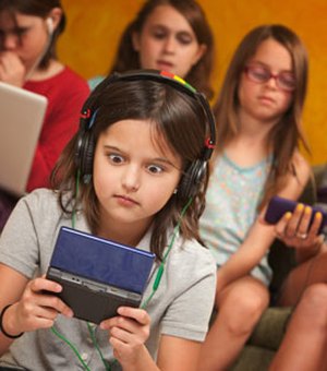 Pesquisa revela dados sobre uso da internet por crianças e adolescentes