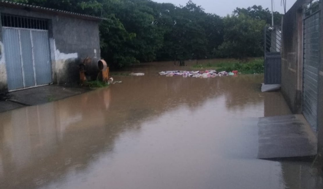Chuva deixa moradores desalojados em cidades da Região Norte