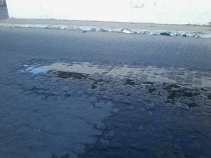Vazamentos nas ruas de Arapiraca demoram meses para serem consertados