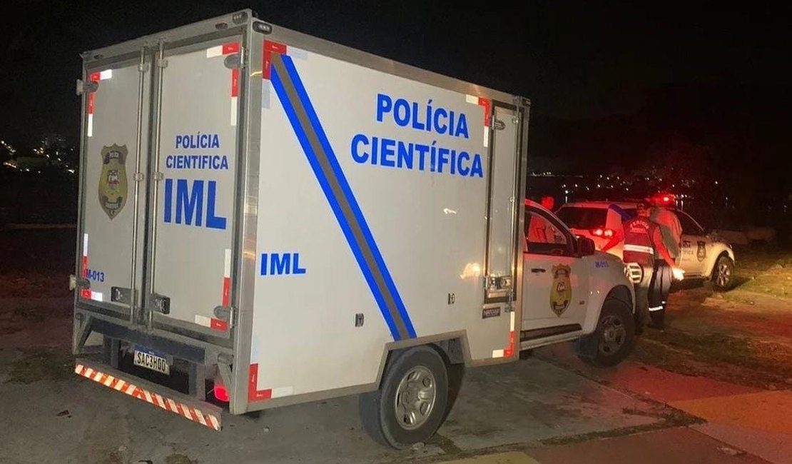 Homem é morto à tiros dentro de casa no Benedito Bentes, em Maceió