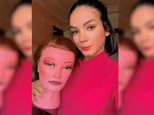 Influencer é multada após cabeça de boneca ser confundida com criança