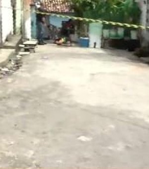 Jovem é assassinado a tiros em via pública do bairro Jacintinho