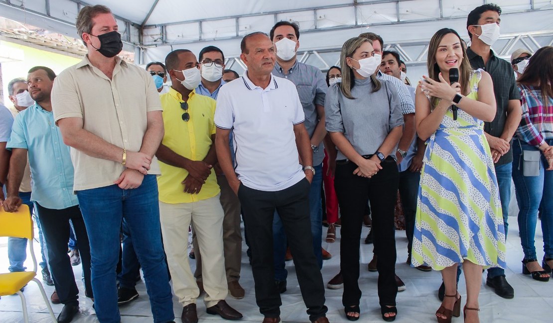 Fernanda Cavalcanti inaugura obras em São Luís do Quitunde