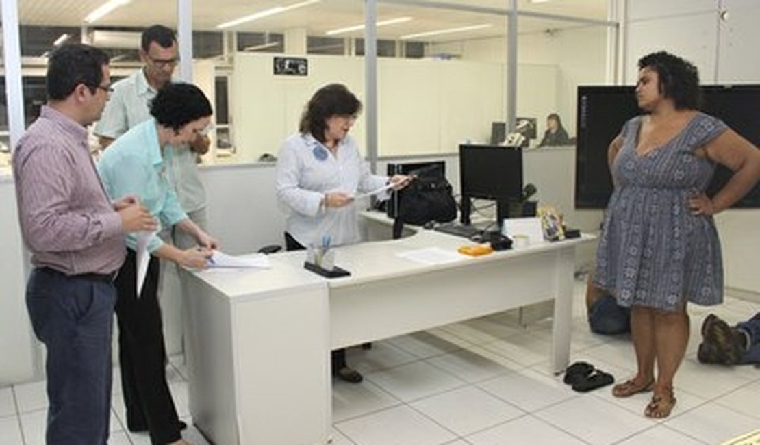 Estudantes desocupam gabinete da reitoria da Ufal em Maceió