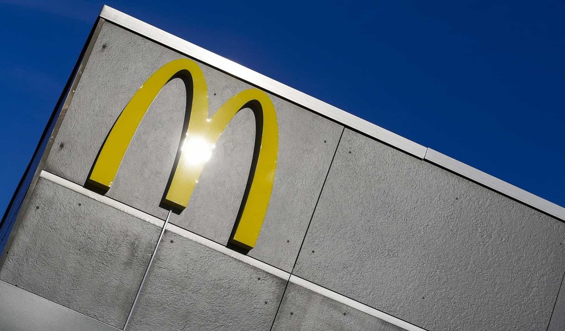 Dois trabalhadores do McDonald's morrem eletrocutados no restaurante
