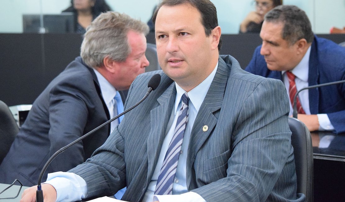 Ex-deputado Dudu Hollanda ganha cargo de confiança na ALE com salário de R$23 mil