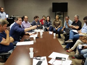 Proposta por Marx Beltrão, pauta unificada com medidas para o Pinheiro, Bebedouro e Mutange é apresentada em reunião na Assembléia Legislativa