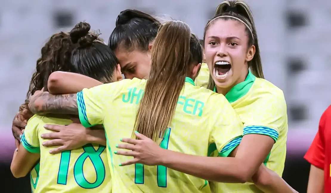 Brasil atropela campeã mundial Espanha e vai à final do futebol feminino